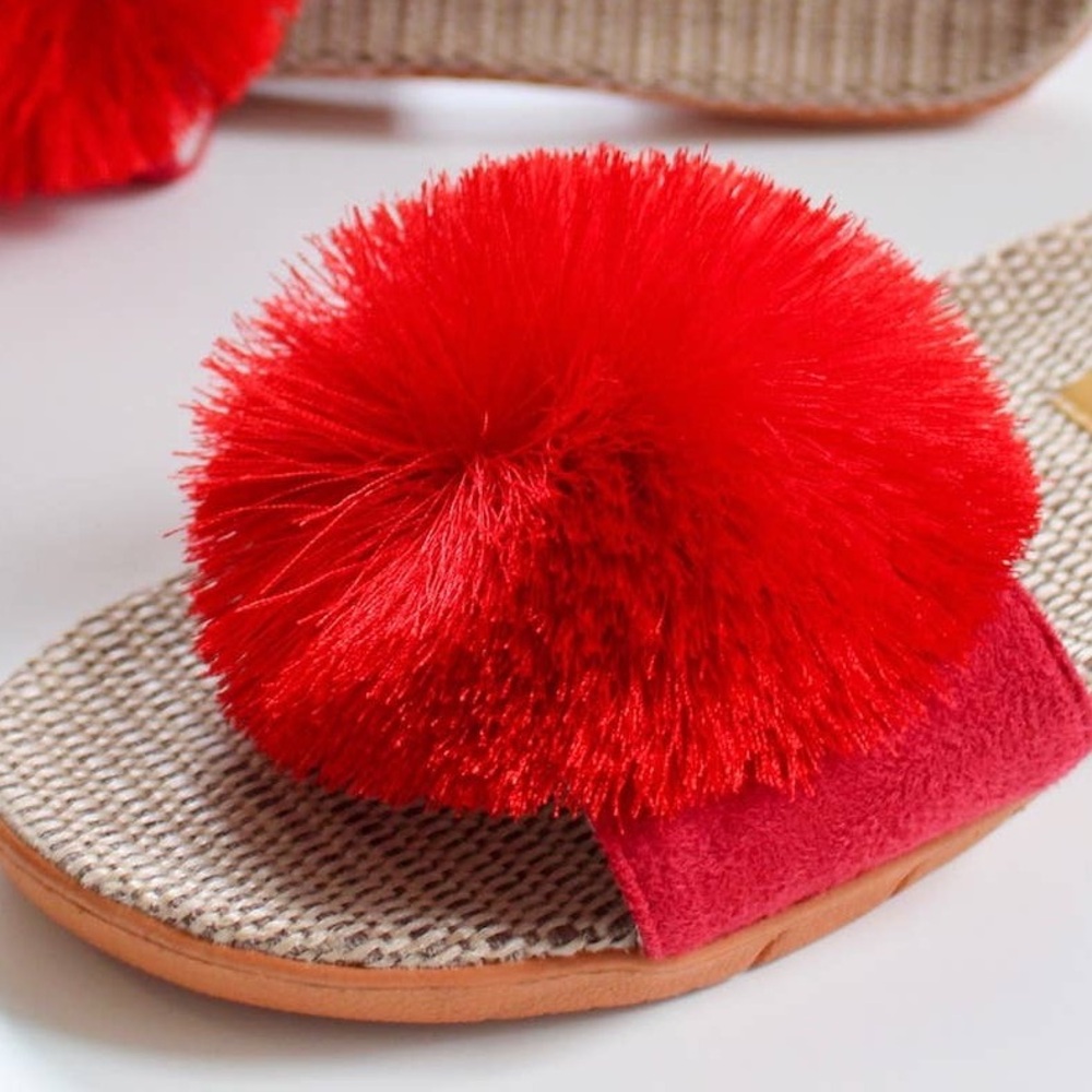 NEW! LA-a SOLE Seafoam Blue Fringe Playful Unique Pom Pom Sandals 8 9 - Picture 8 of 13